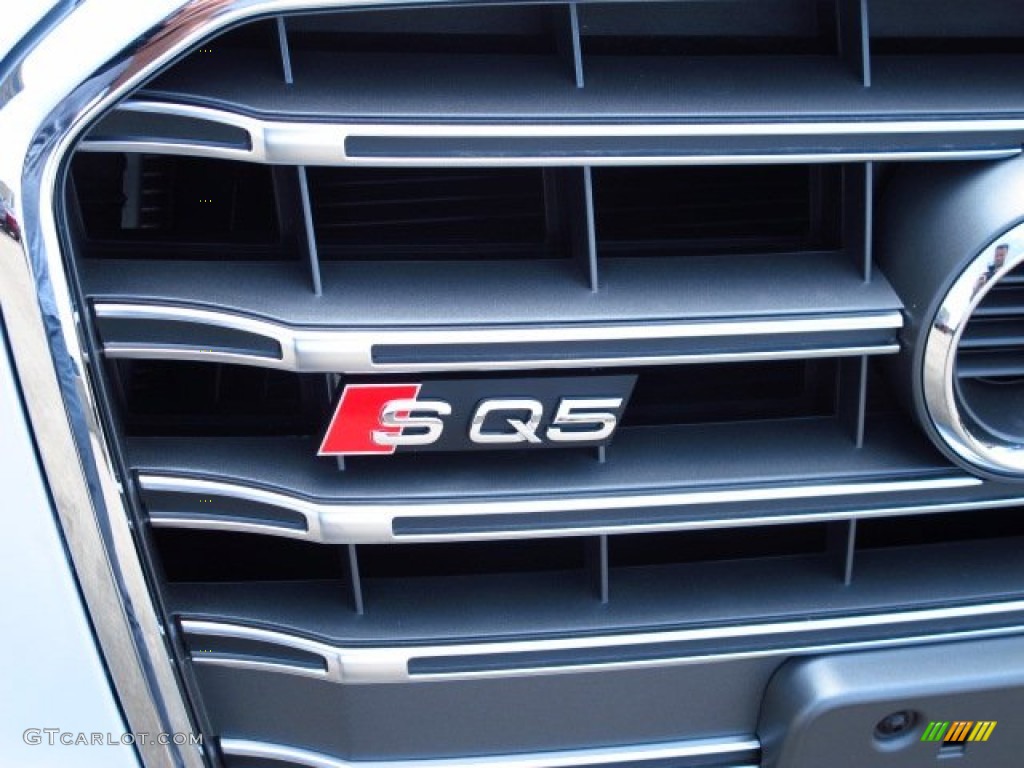 2014 Audi SQ5 Prestige 3.0 TFSI quattro Marks and Logos Photos