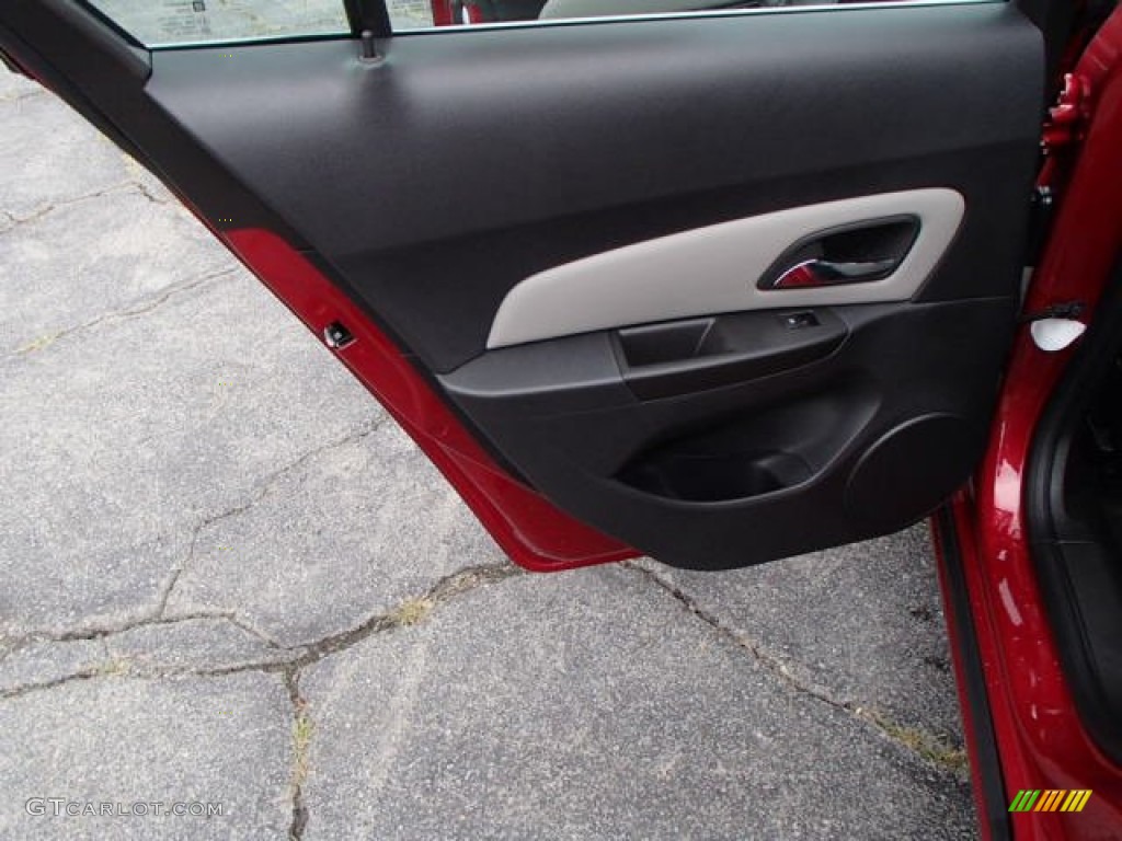 2014 Cruze LT - Crystal Red Tintcoat / Medium Titanium photo #13