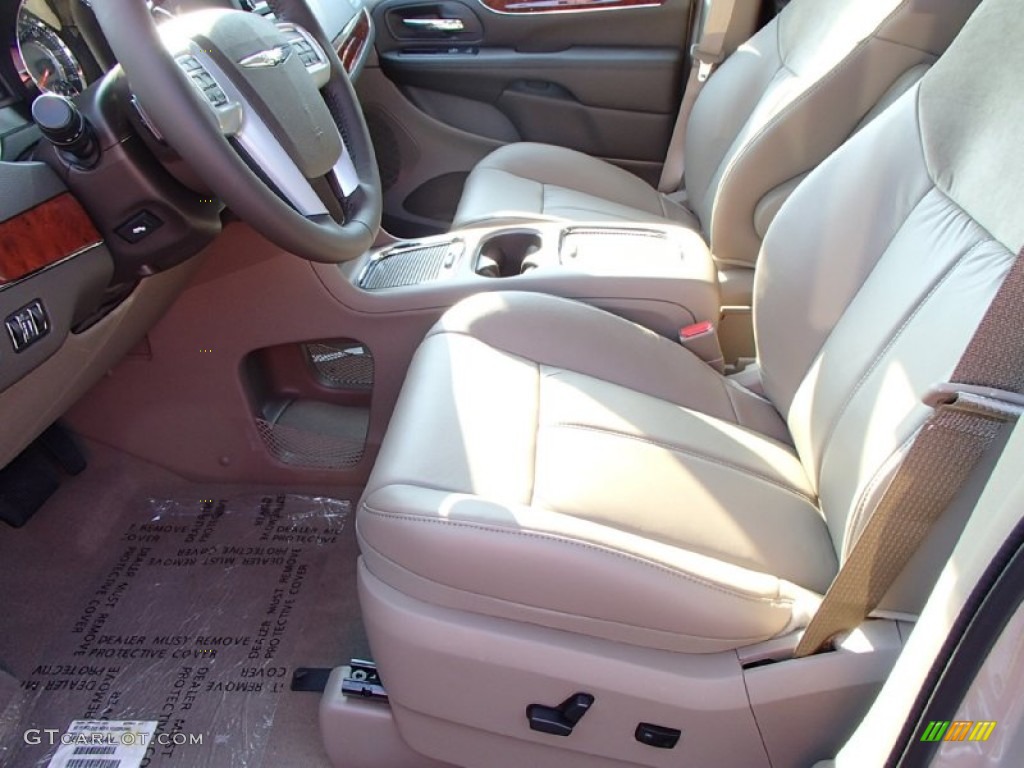 2014 Chrysler Town & Country Limited Front Seat Photos