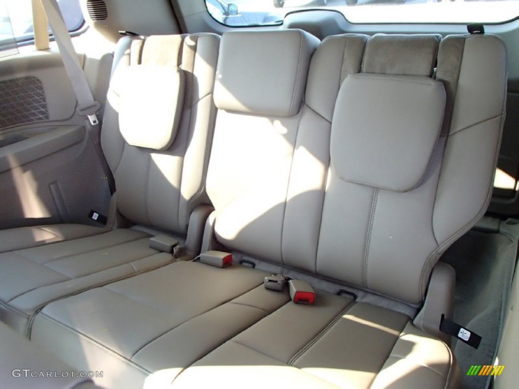 Dark Frost Beige/Medium Frost Beige Interior 2014 Chrysler Town & Country Limited Photo #85685714