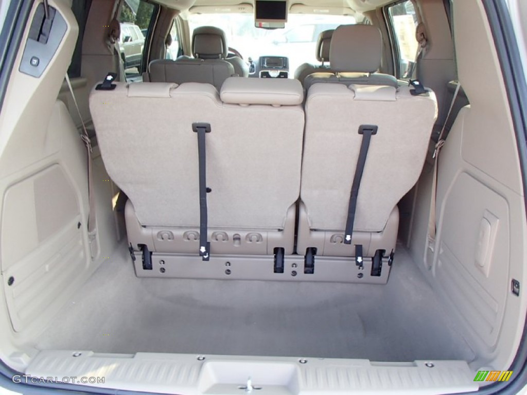 2014 Chrysler Town & Country Limited Trunk Photo #85685831
