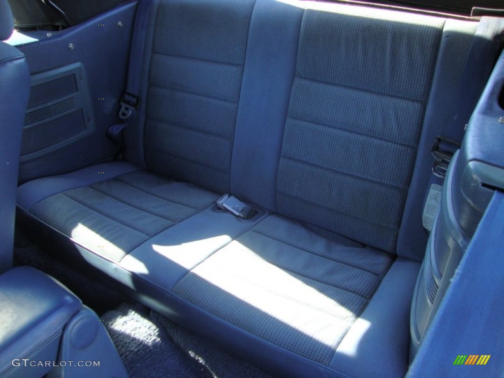 1993 Mustang LX Convertible - Vibrant White / Blue photo #21