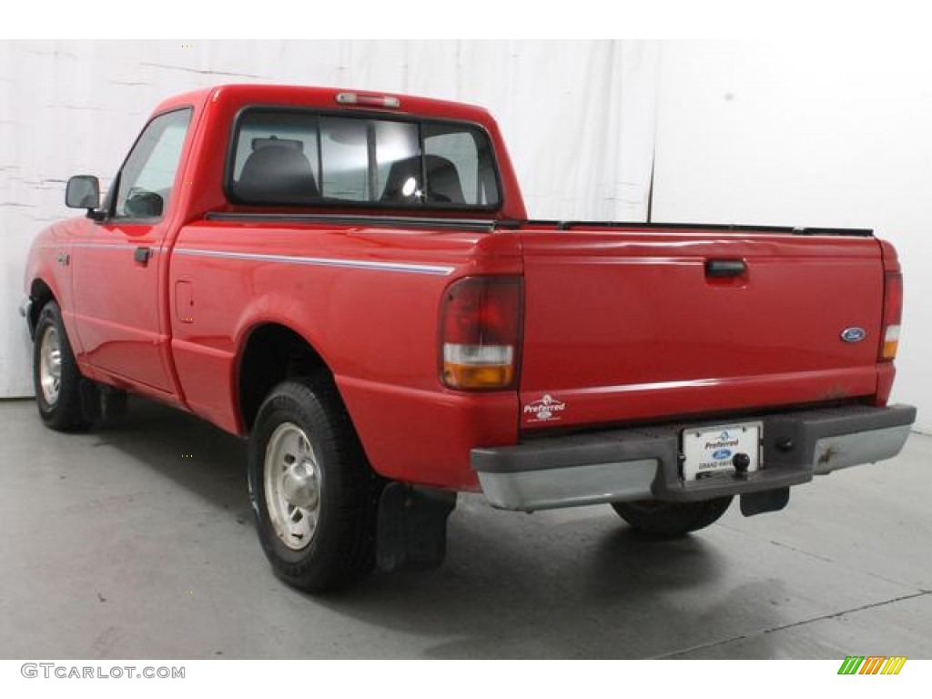 1997 Ranger XLT Regular Cab - Bright Red / Medium Graphite photo #10