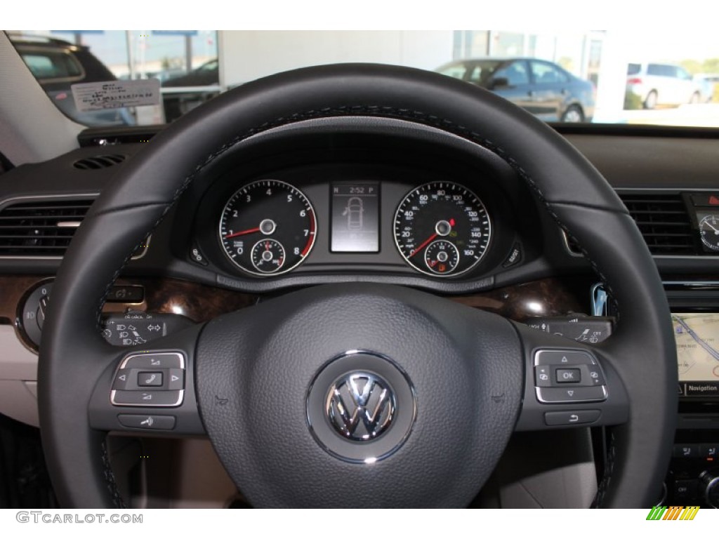 2014 Volkswagen Passat 1.8T SEL Premium Moonrock Steering Wheel Photo #85695401