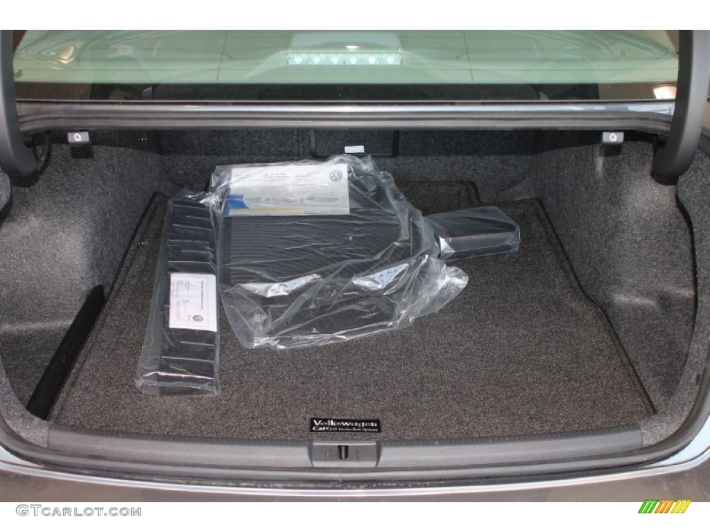 2014 Volkswagen Passat 1.8T SEL Premium Trunk Photo #85695491