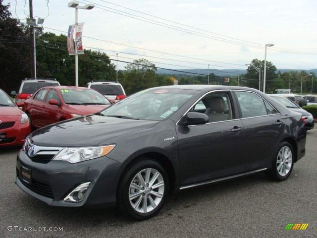 2013 Camry Hybrid XLE - Magnetic Gray Metallic / Light Gray photo #3