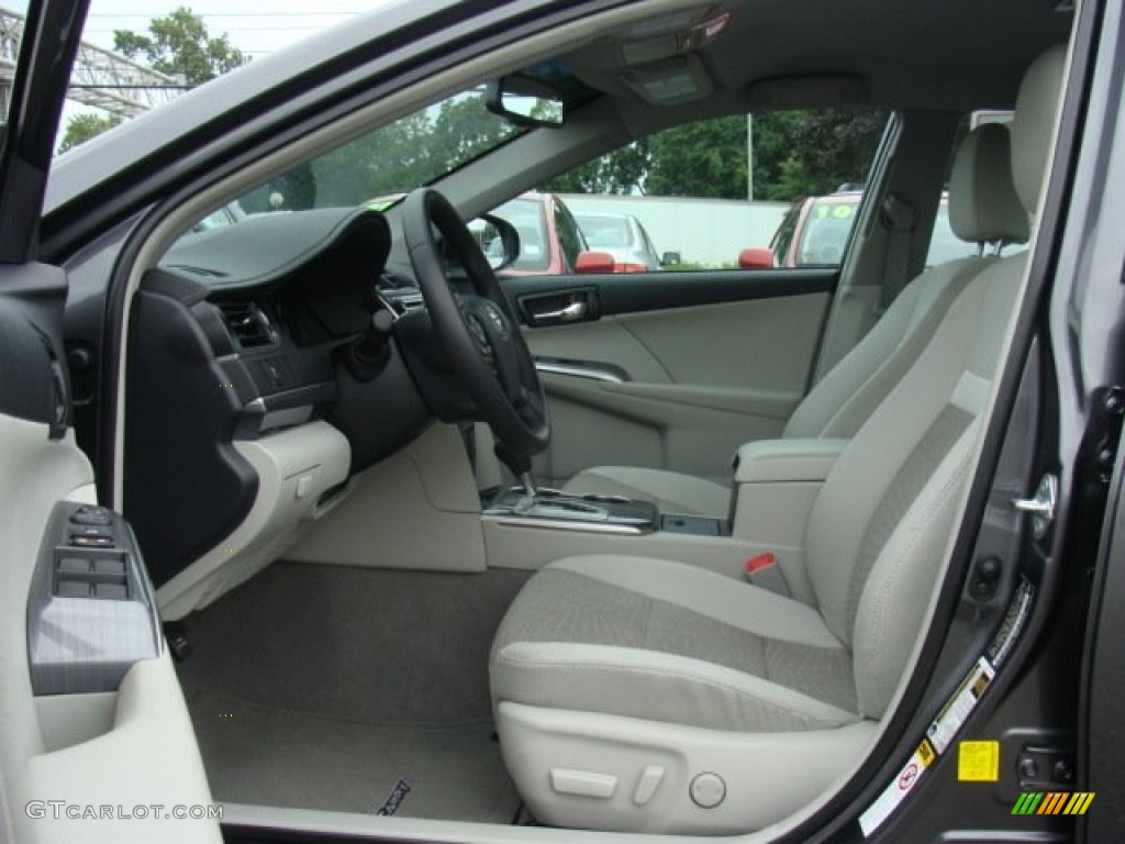 2013 Camry Hybrid XLE - Magnetic Gray Metallic / Light Gray photo #7