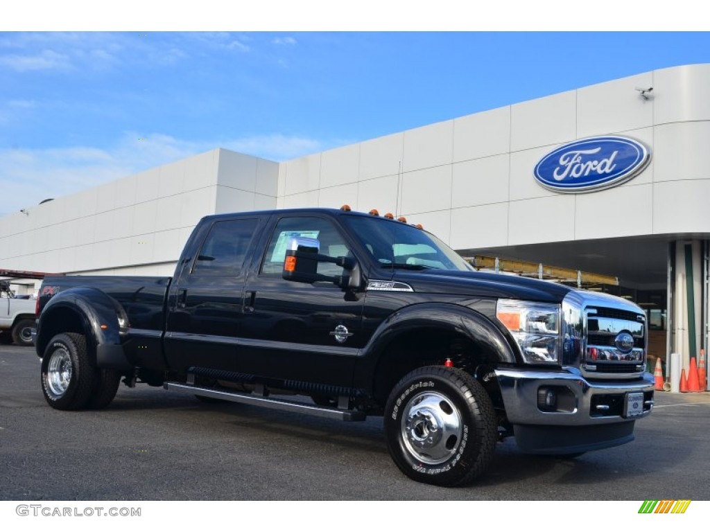 Tuxedo Black Metallic Ford F350 Super Duty