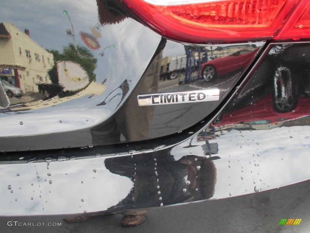 2011 Sonata Limited - Midnight Black / Black photo #8