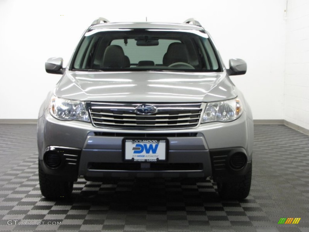 2010 Forester 2.5 X Premium - Spark Silver Metallic / Platinum photo #2