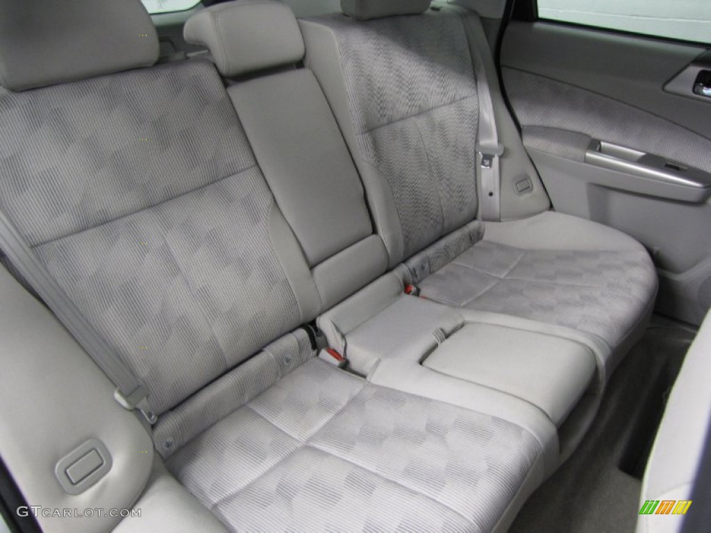 2010 Forester 2.5 X Premium - Spark Silver Metallic / Platinum photo #8