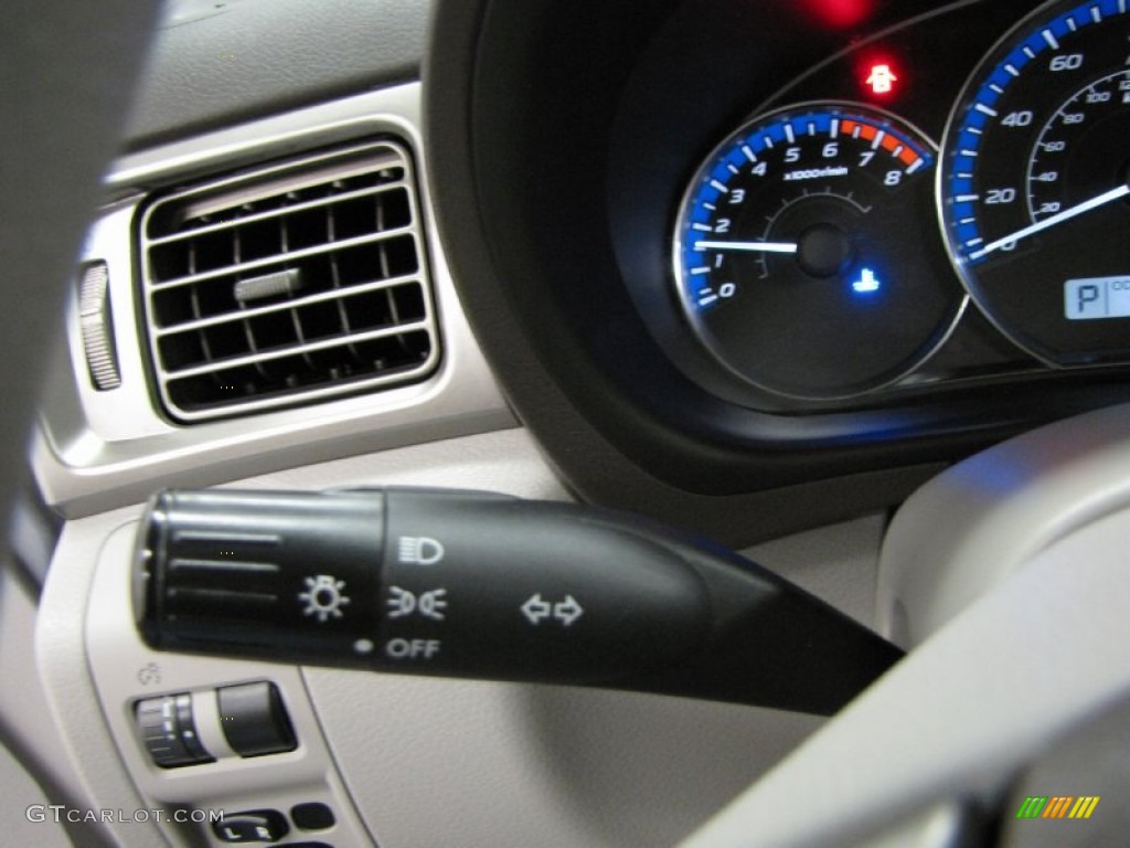 2010 Forester 2.5 X Premium - Spark Silver Metallic / Platinum photo #18