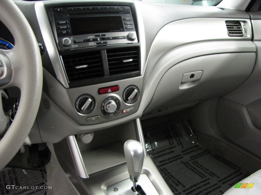 2010 Forester 2.5 X Premium - Spark Silver Metallic / Platinum photo #23