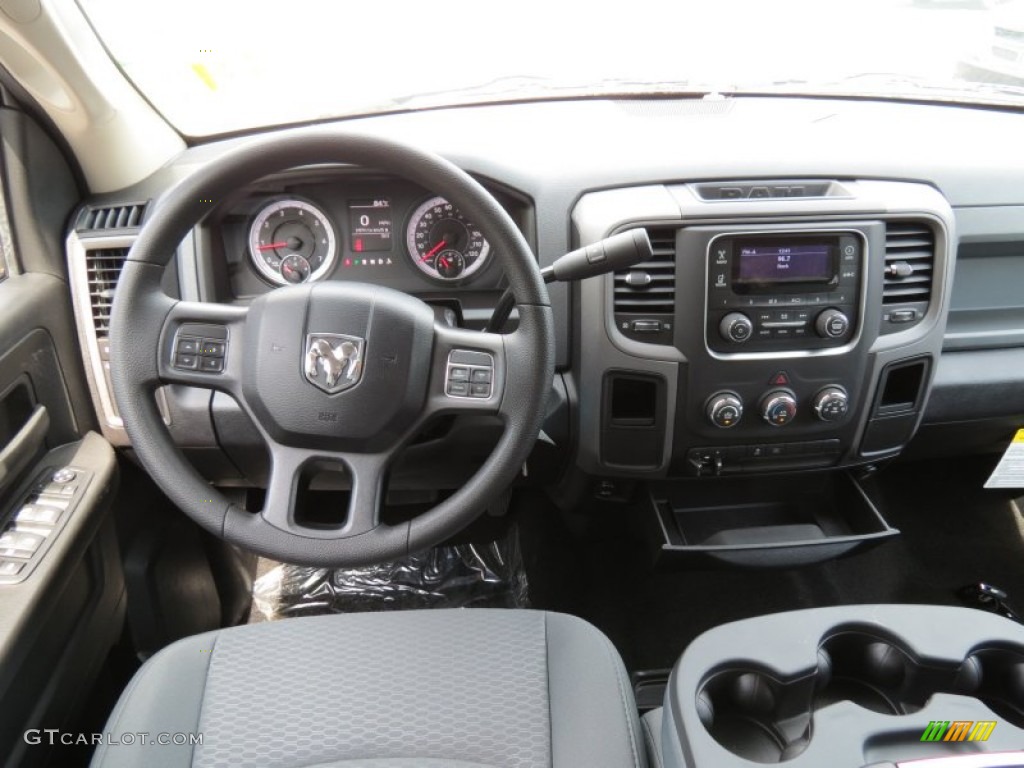 2014 Ram 1500 Express Crew Cab Black/Diesel Gray Dashboard Photo #85706218