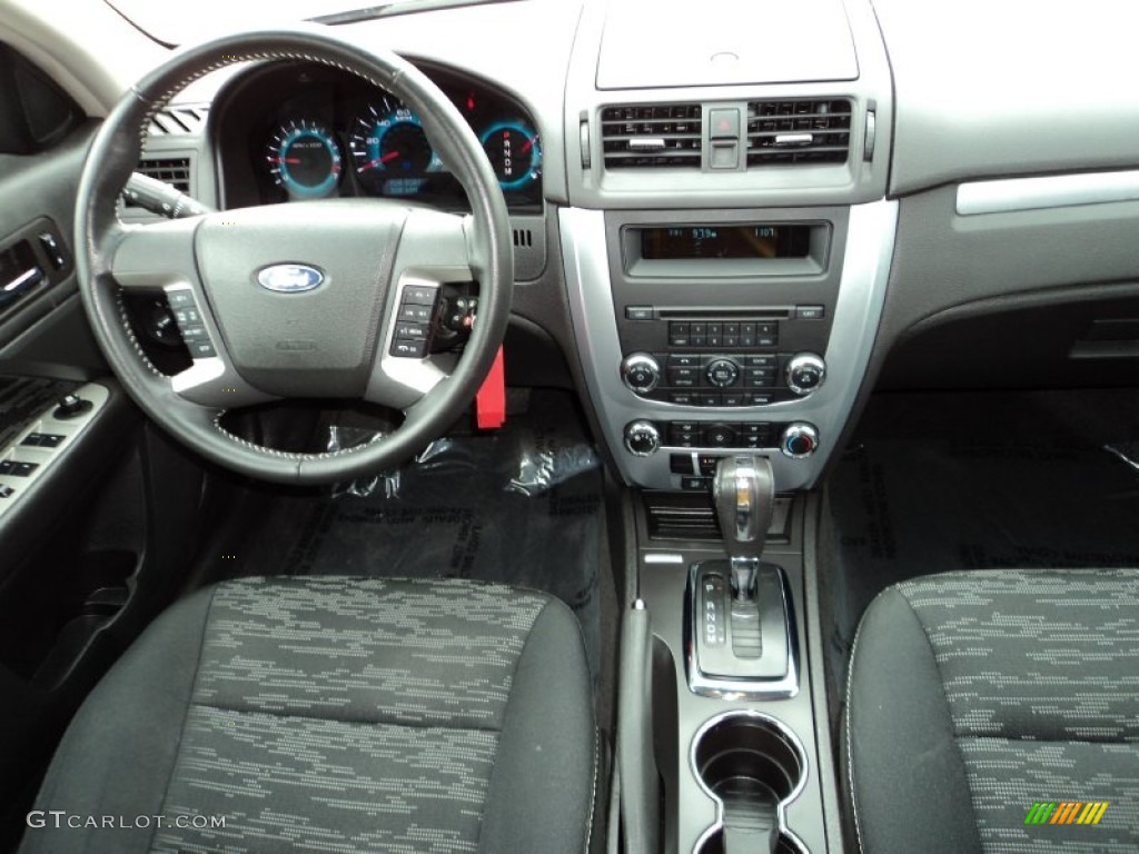 2012 Ford Fusion SE Charcoal Black Dashboard Photo #85709106