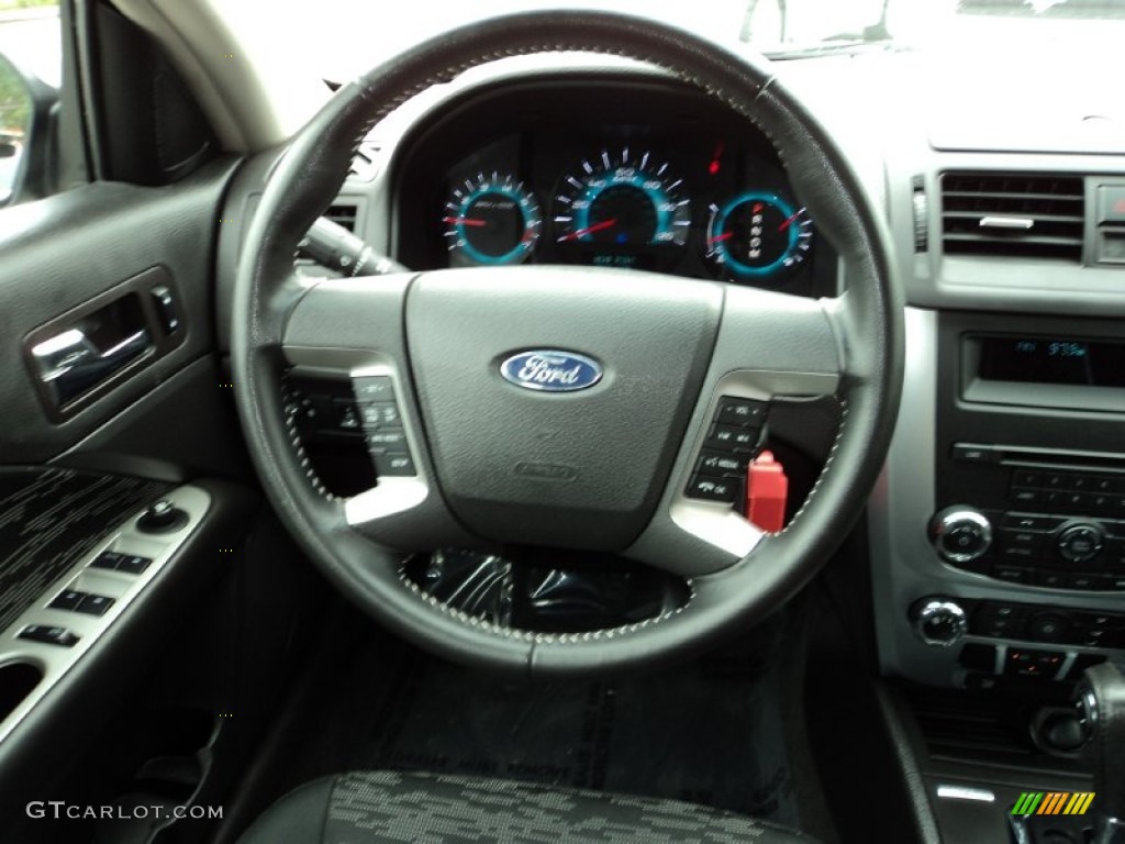 2012 Ford Fusion SE Steering Wheel Photos