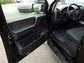 Galaxy Black - Titan SE Crew Cab Photo No. 18