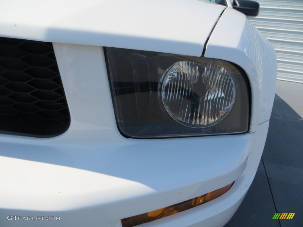2006 Mustang V6 Premium Convertible - Performance White / Light Parchment photo #10