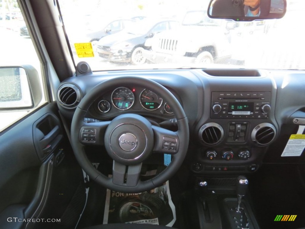 2014 Jeep Wrangler Unlimited Sport 4x4 Black Dashboard Photo #85714558