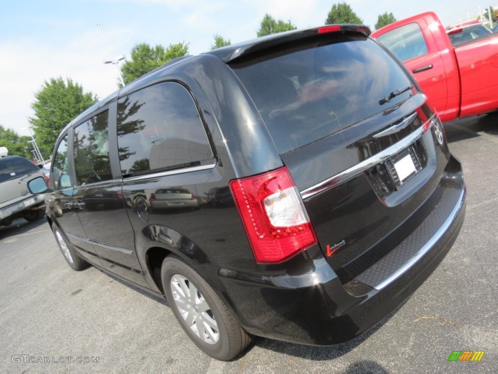 2014 Town & Country Touring - Brilliant Black Crystal Pearl / Dark Frost Beige/Medium Frost Beige photo #2