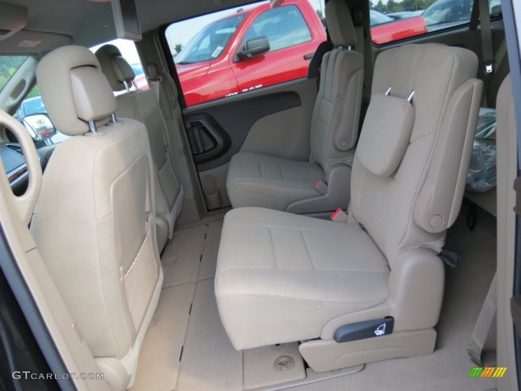 2014 Town & Country Touring - Brilliant Black Crystal Pearl / Dark Frost Beige/Medium Frost Beige photo #7
