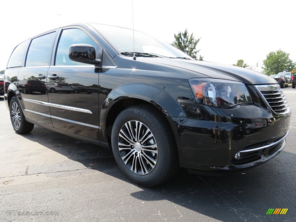 2014 Town & Country S - Brilliant Black Crystal Pearl / S Black photo #4