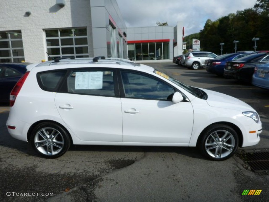 2012 Elantra SE Touring - Monaco White / Black photo #2