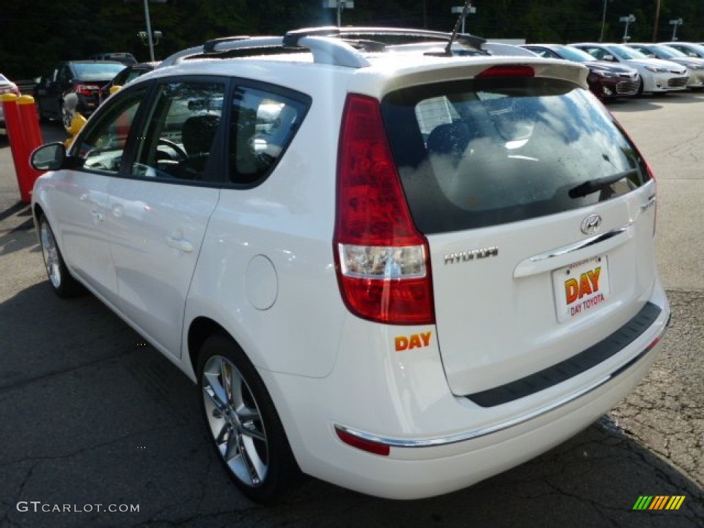 2012 Elantra SE Touring - Monaco White / Black photo #5