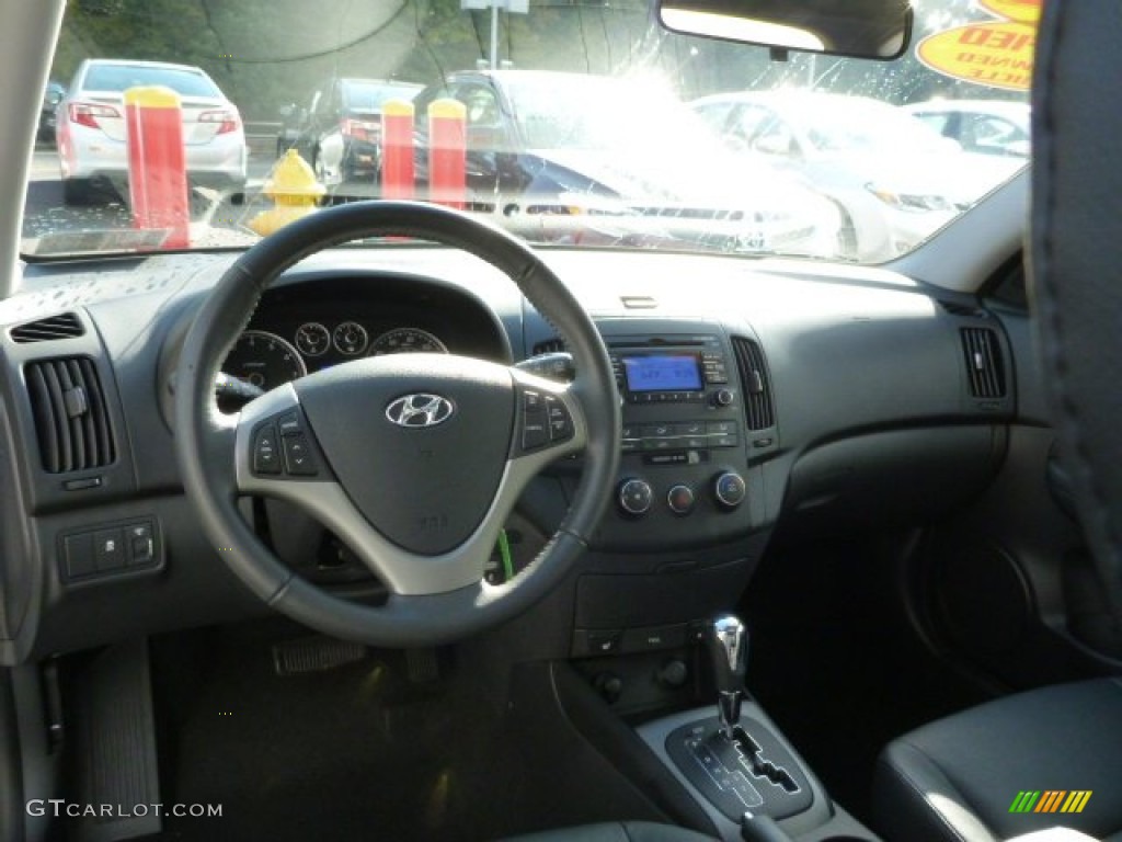 2012 Elantra SE Touring - Monaco White / Black photo #12