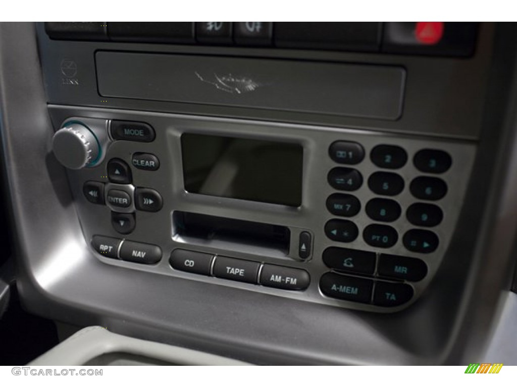 2003 Aston Martin Vanquish Standard Vanquish Model Controls Photo #85722907
