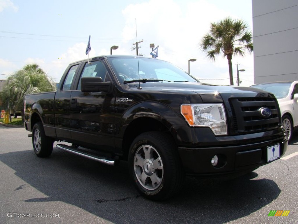 2010 F150 STX SuperCab - Tuxedo Black / Medium Stone photo #2