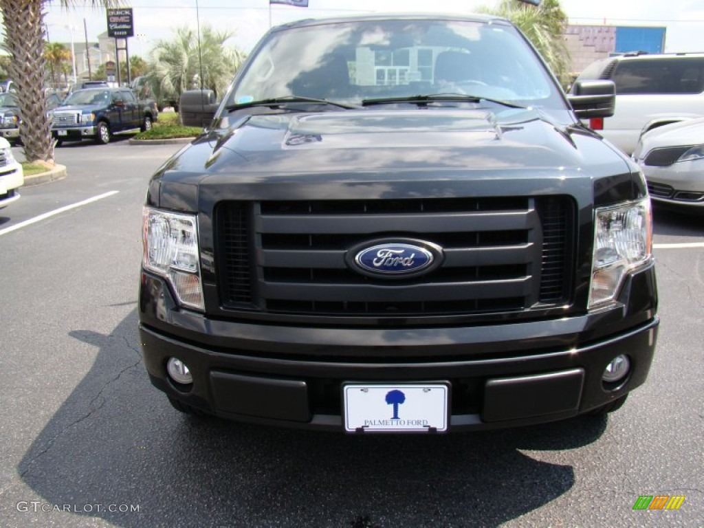 2010 F150 STX SuperCab - Tuxedo Black / Medium Stone photo #3