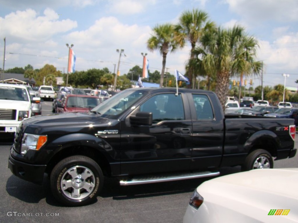 2010 F150 STX SuperCab - Tuxedo Black / Medium Stone photo #5