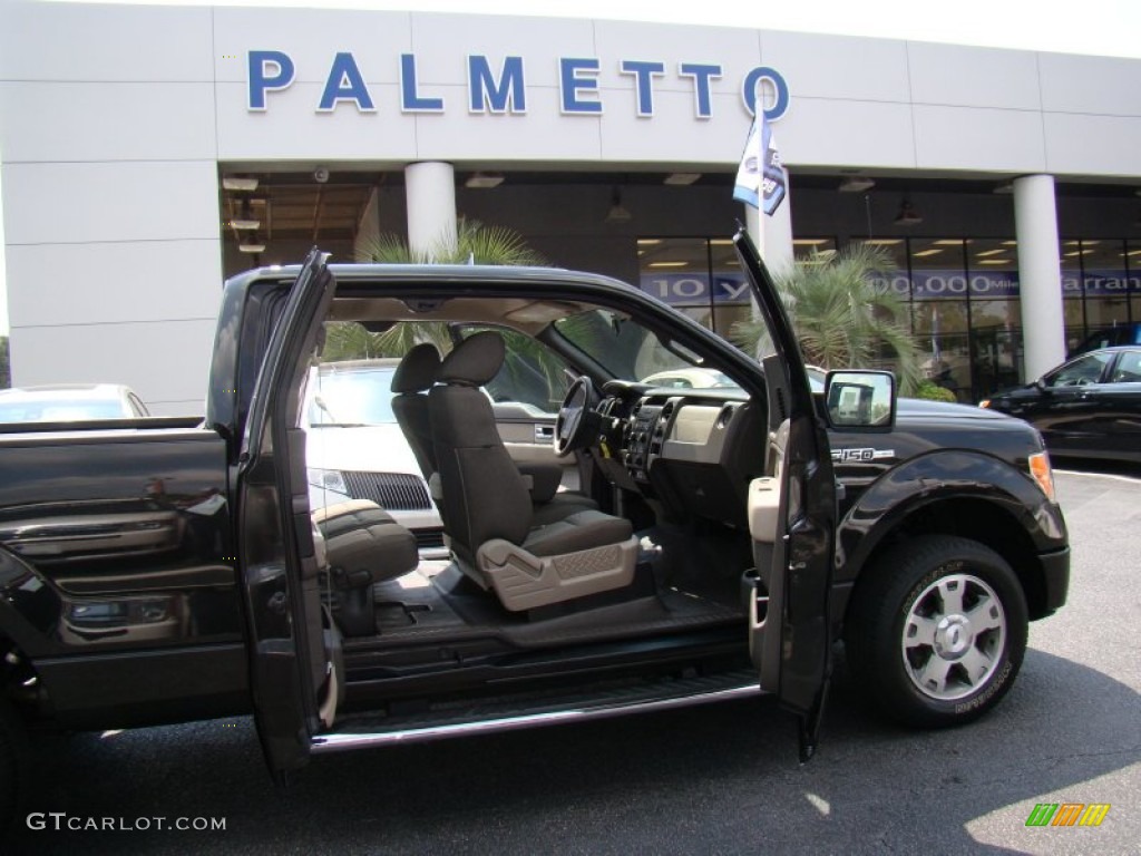 2010 F150 STX SuperCab - Tuxedo Black / Medium Stone photo #13