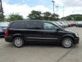 2014 Brilliant Black Crystal Pearl Chrysler Town & Country Touring  photo #5