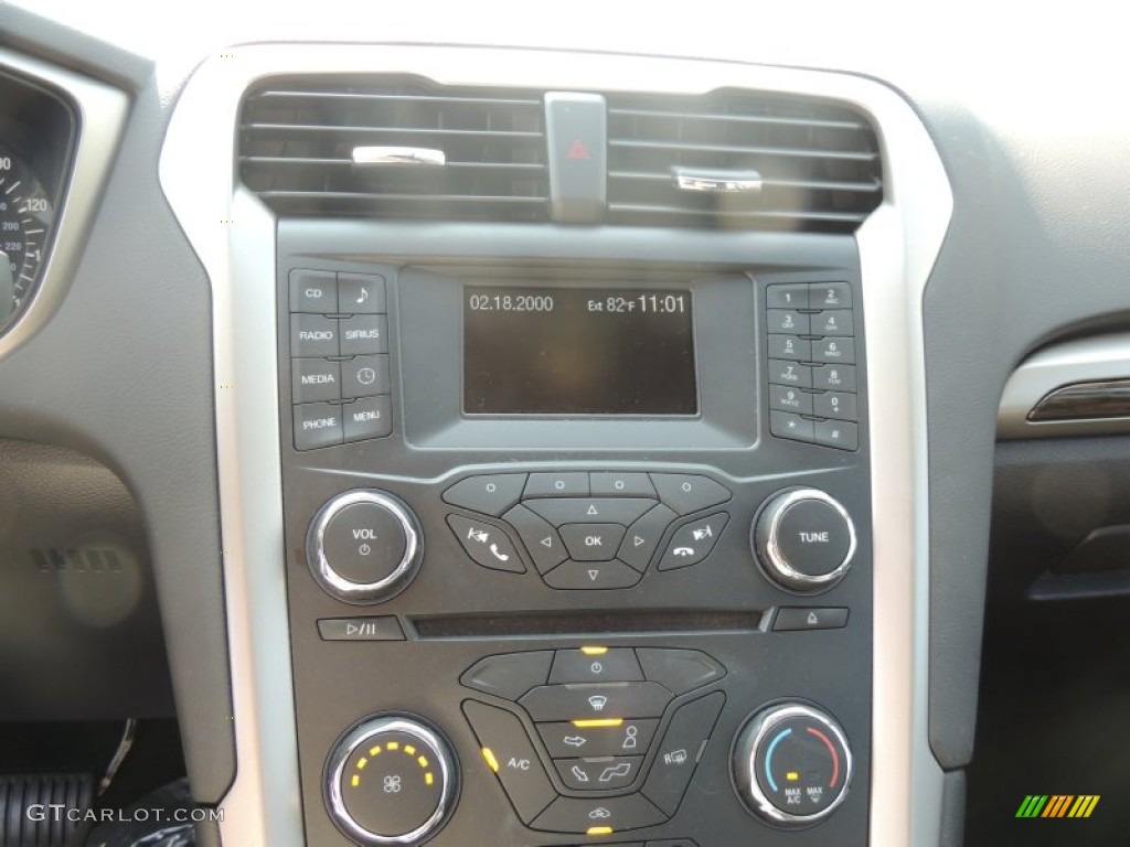 2013 Ford Fusion SE 2.0 EcoBoost Controls Photo #85730503