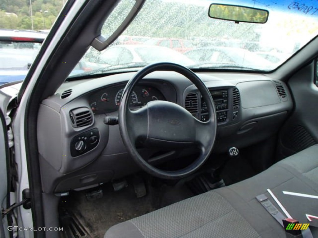 2002 Ford F150 XL Regular Cab Dashboard Photos