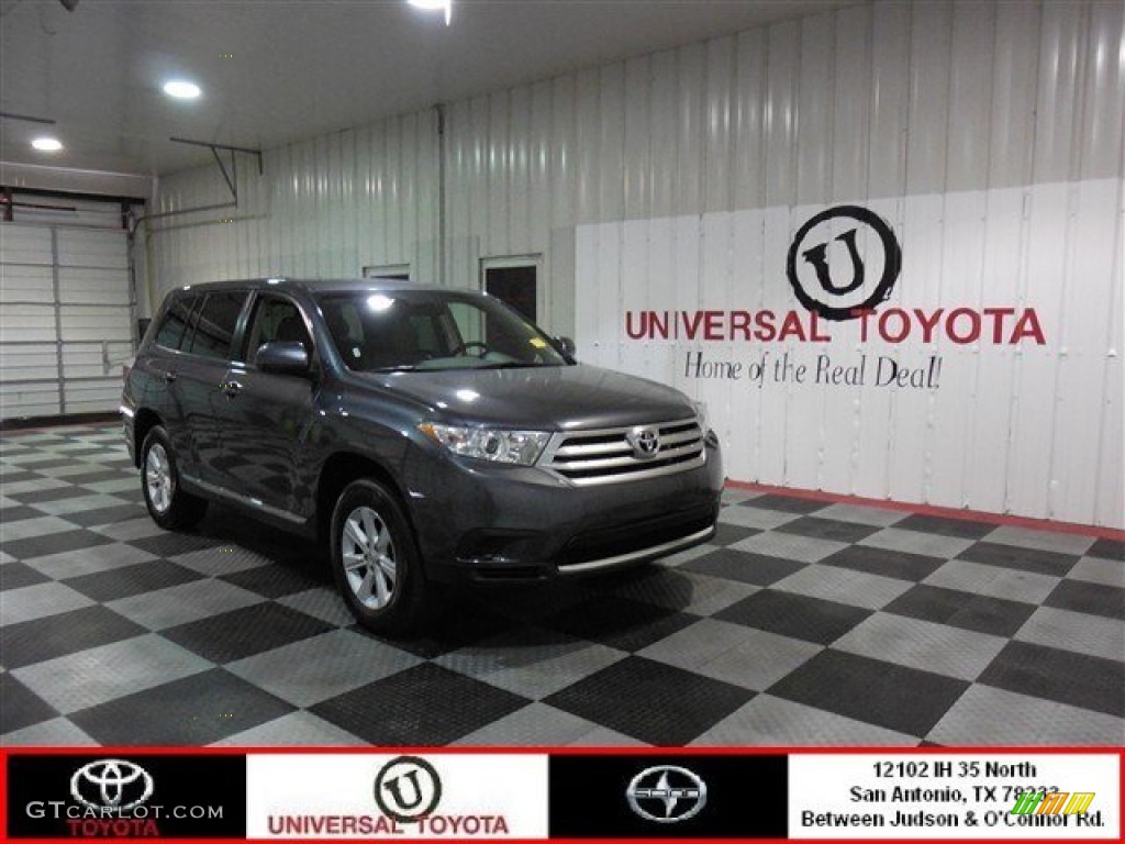 Magnetic Gray Metallic Toyota Highlander