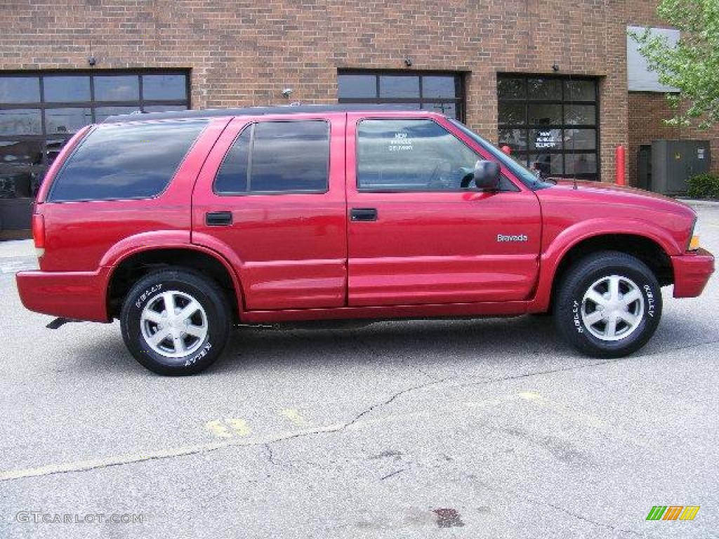 2000 Bravada AWD - Red Jewel / Graphite photo #2