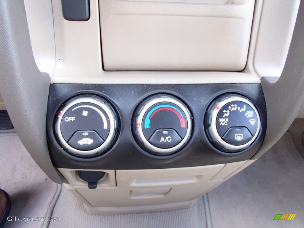 2006 Honda CR-V LX 4WD Controls Photo #85736308