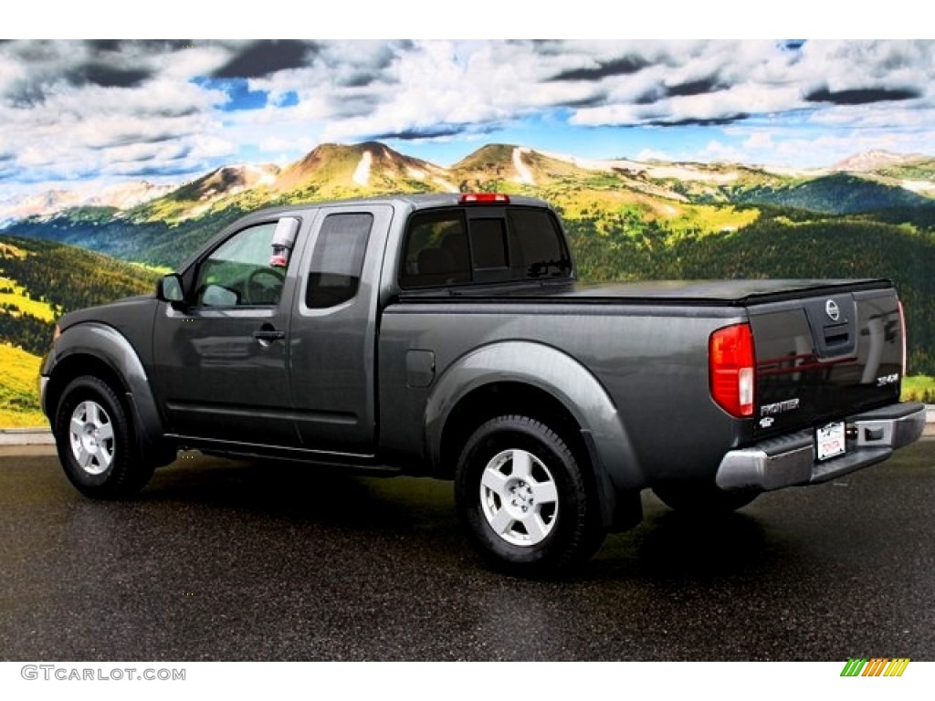 2005 Frontier SE King Cab 4x4 - Storm Gray Metallic / Graphite photo #7