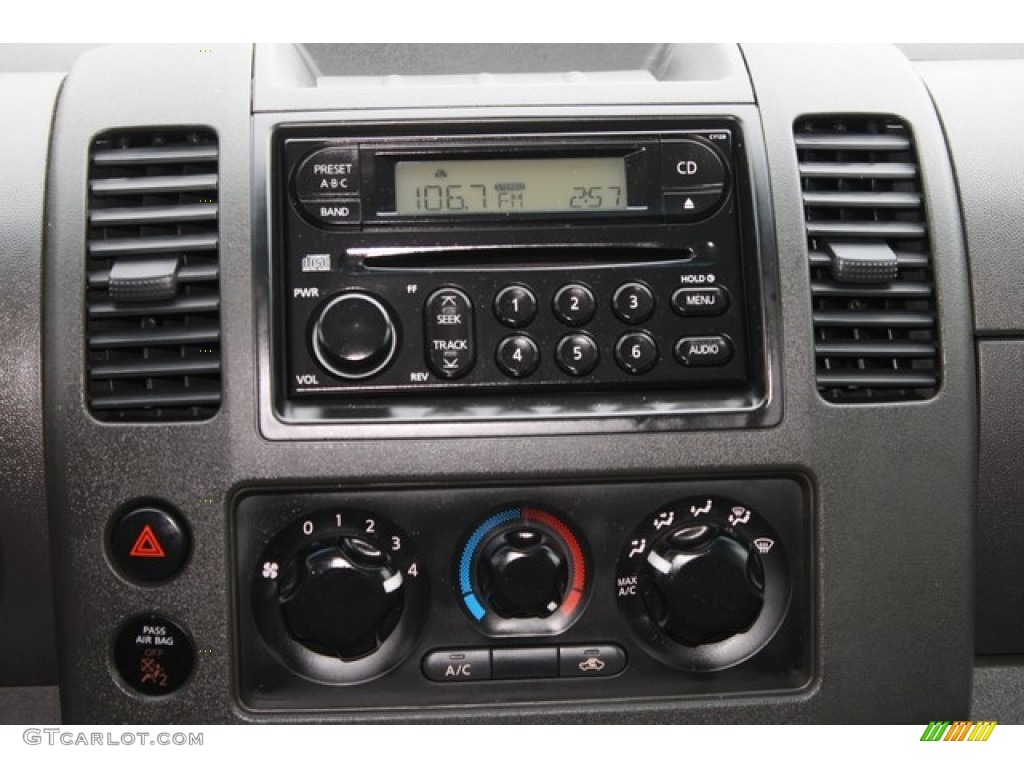 2005 Frontier SE King Cab 4x4 - Storm Gray Metallic / Graphite photo #13