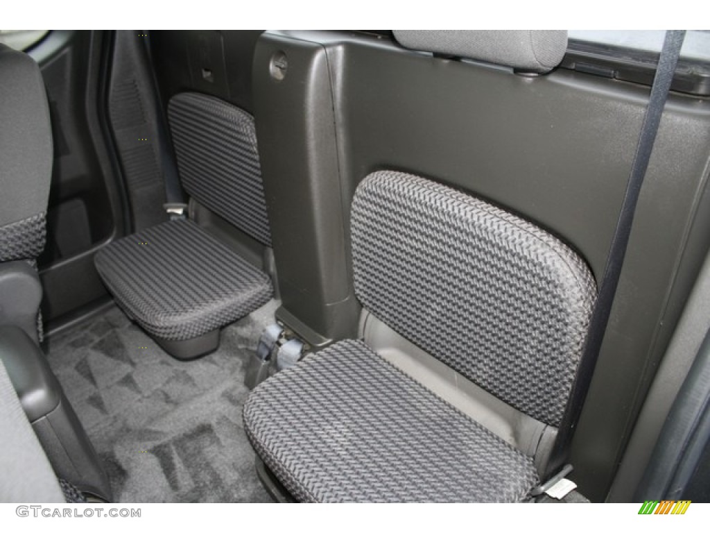 2005 Frontier SE King Cab 4x4 - Storm Gray Metallic / Graphite photo #20