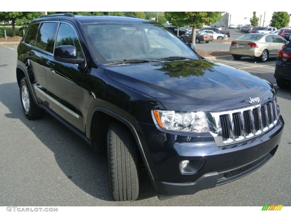 2011 Grand Cherokee Laredo 4x4 - Blackberry Pearl / Black photo #2