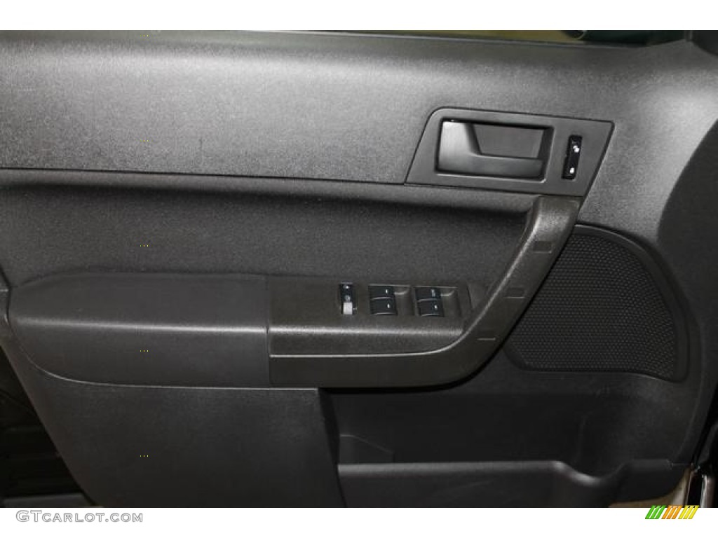 2009 Focus SE Sedan - Ebony Black / Charcoal Black photo #31