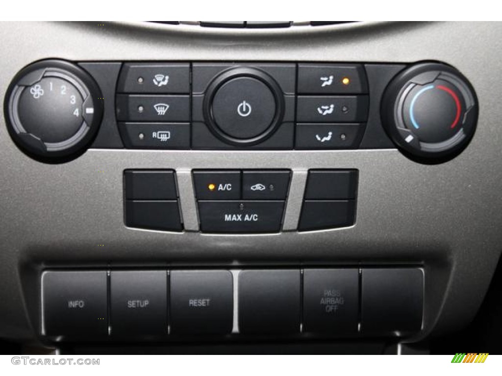 2009 Focus SE Sedan - Ebony Black / Charcoal Black photo #36