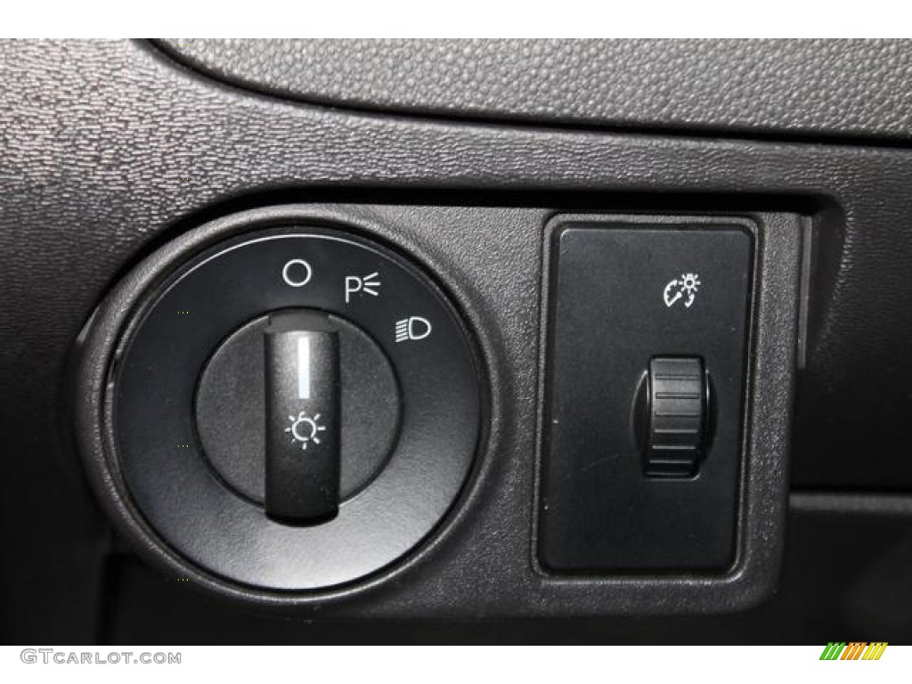 2009 Focus SE Sedan - Ebony Black / Charcoal Black photo #41