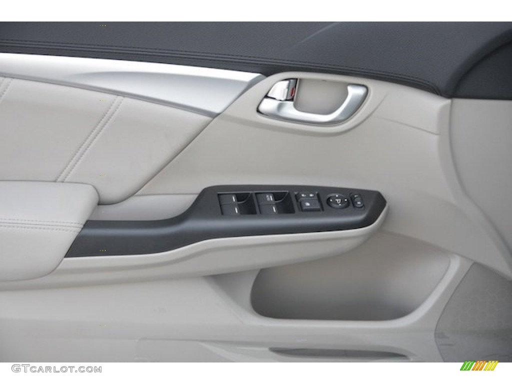2013 Honda Civic Hybrid-L Sedan Controls Photos