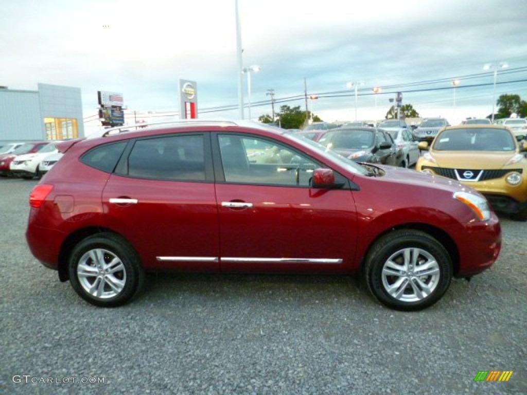 2013 Rogue SV AWD - Cayenne Red / Black photo #8