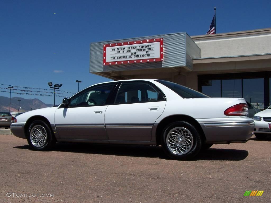 1995 Concorde Sedan - Bright White / Gray photo #4